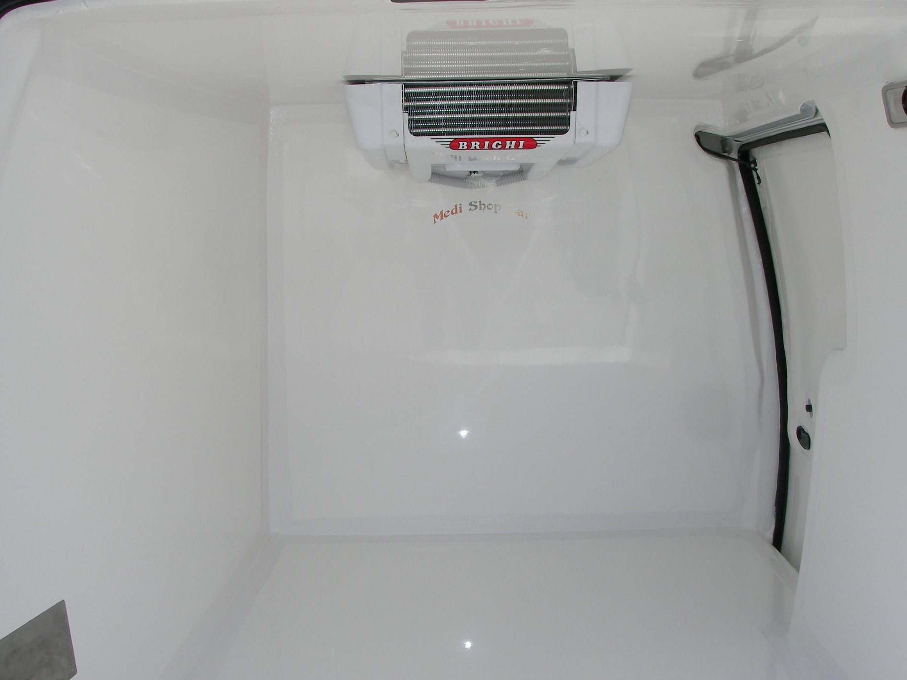 Autoveicolo coibentato con gruppo frigo per trasporto di Prodotti Caseari - ATP - immagine 6