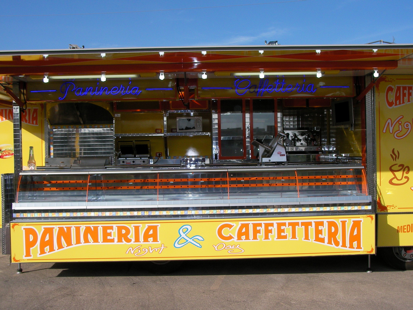 Autonegozio Paninoteca - immagine 7