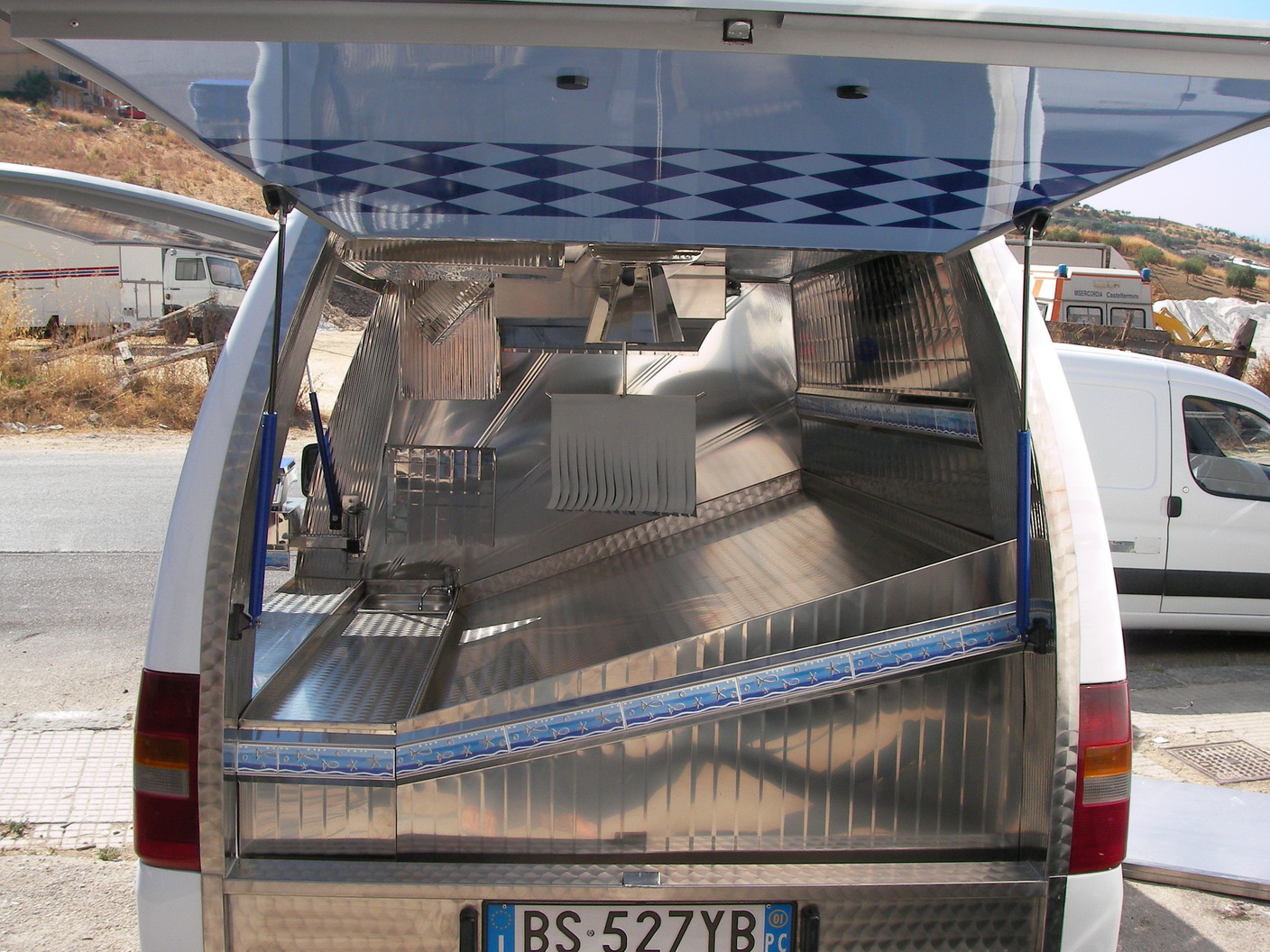 Autonegozio per Pescheria con gruppo frigo - immagine 14