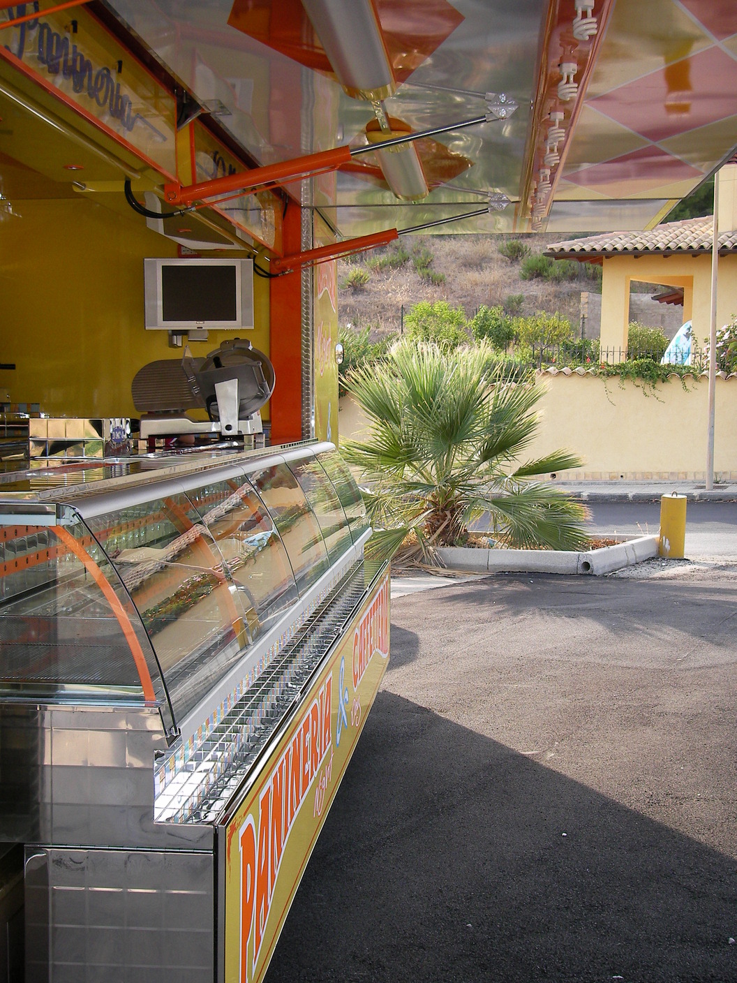 Autonegozio Paninoteca - immagine 28