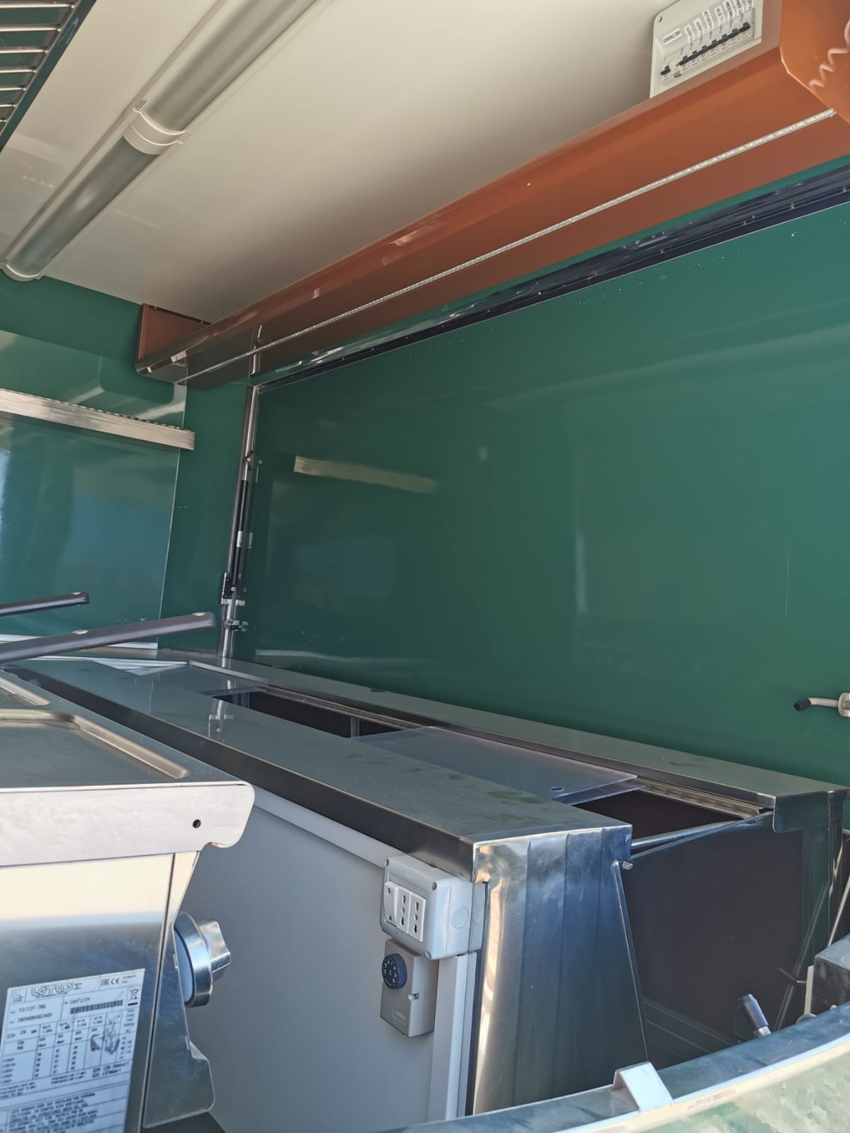 Cucina mobile personalizzata - Catering - immagine 9